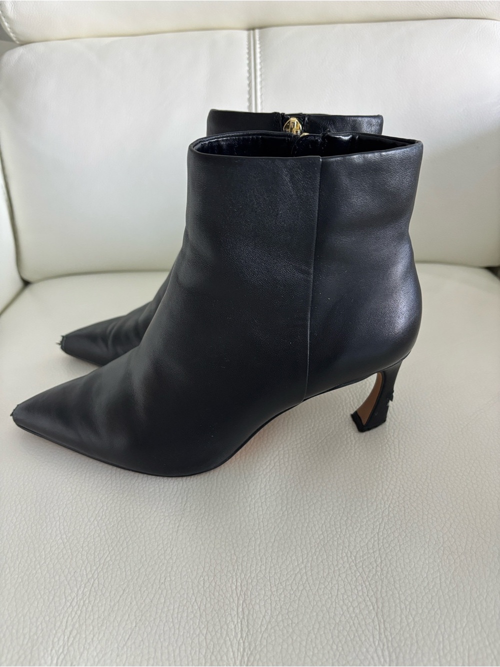 Vince Camuto Drusila Black Leather Pointed-Toe Ankle Boots 7.5Wide